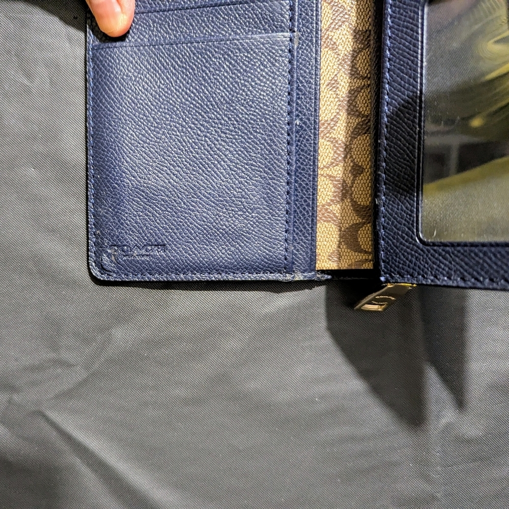 Coach Cross-grain Leather Corner Zip Wallet in Navy Midnight - Picture 5 of 5